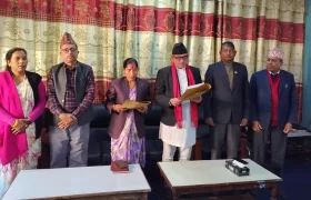 १०२ वर्षीय लामिछानेले गरे उपनिर्वाचनमा मतदान