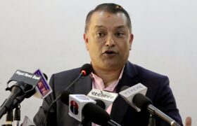 गगन थापाले कांग्रेसलाई एमालेबाट सिक्न सुझाए